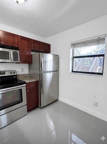 10325 NW 11th St 101, Pembroke Pines, FL 33026