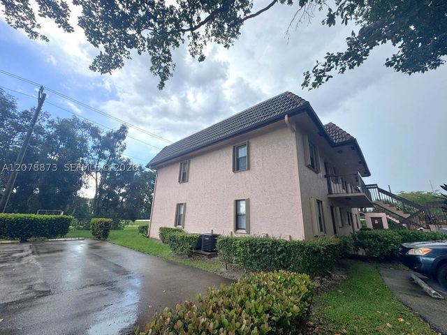 10325 NW 11th St 101, Pembroke Pines, FL 33026
