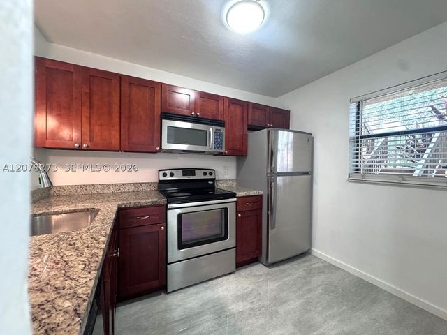 10325 NW 11th St 101, Pembroke Pines, FL 33026