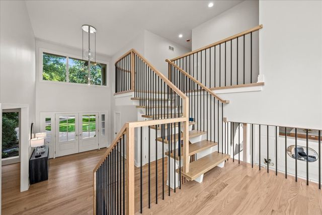 1221 Loch Lane, Lake Forest, IL 60045