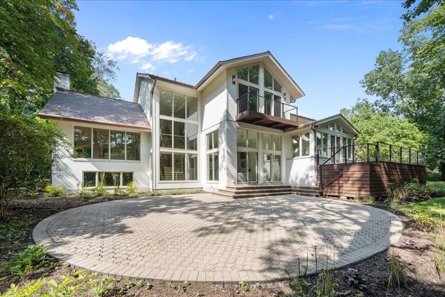 1221 Loch Lane, Lake Forest, IL 60045