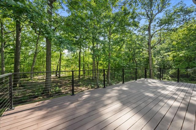 1221 Loch Lane, Lake Forest, IL 60045