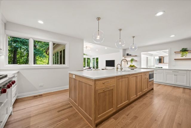 1221 Loch Lane, Lake Forest, IL 60045
