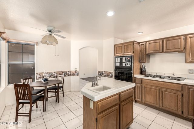 26052 S GLENBURN Drive, Sun Lakes, AZ 85248