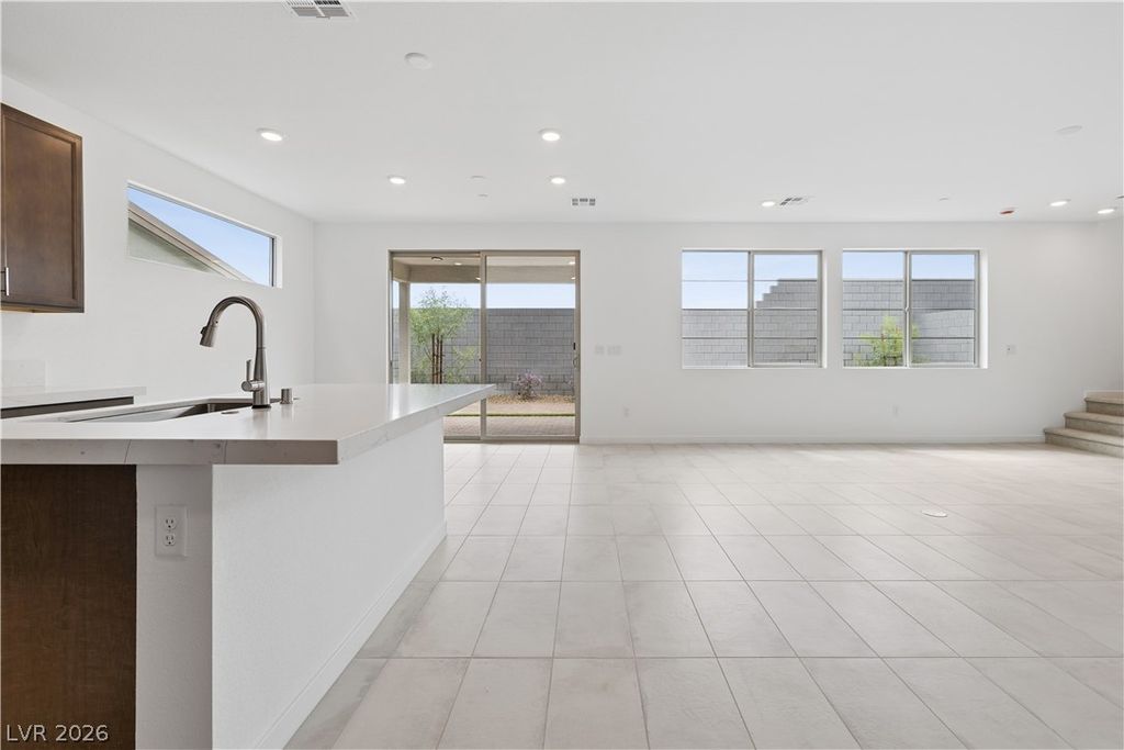 10457 Mountain Aster Avenue, Las Vegas, NV 89166 — photo 3