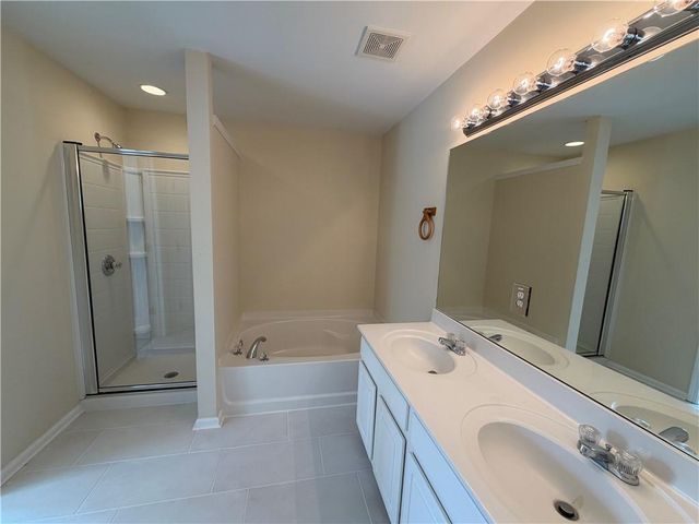 4680 Creekside Villas SE Way, Smyrna, GA 30082