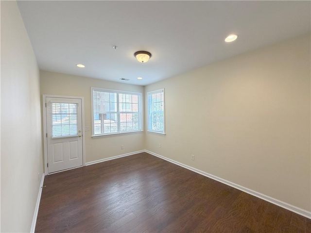 4680 Creekside Villas SE Way, Smyrna, GA 30082