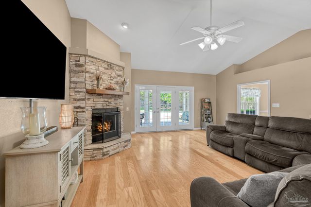 4214 N Cambridge Way, Pace, FL 32571