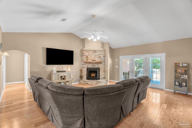 4214 N Cambridge Way, Pace, FL 32571