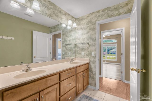 4214 N Cambridge Way, Pace, FL 32571