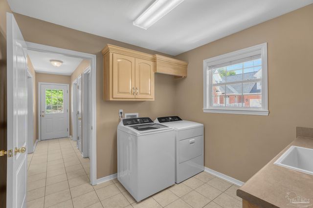 4214 N Cambridge Way, Pace, FL 32571