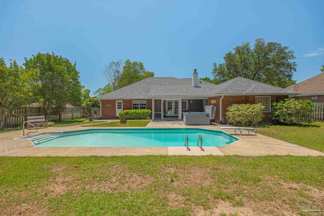 4214 N Cambridge Way, Pace, FL 32571