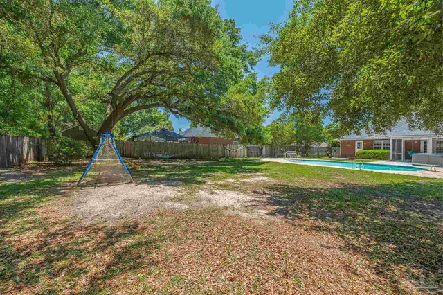 4214 N Cambridge Way, Pace, FL 32571