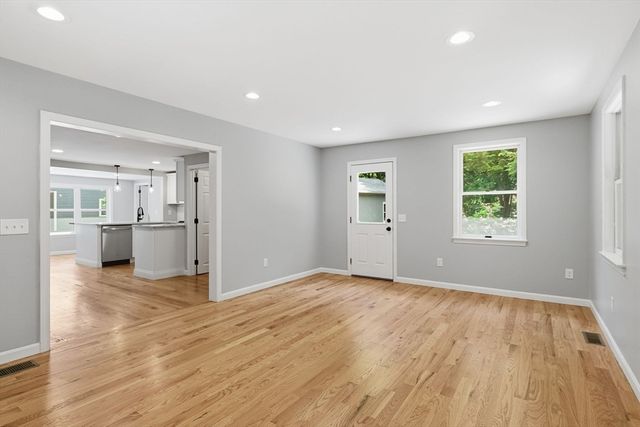 208 N Elm St, Northampton, MA 01060