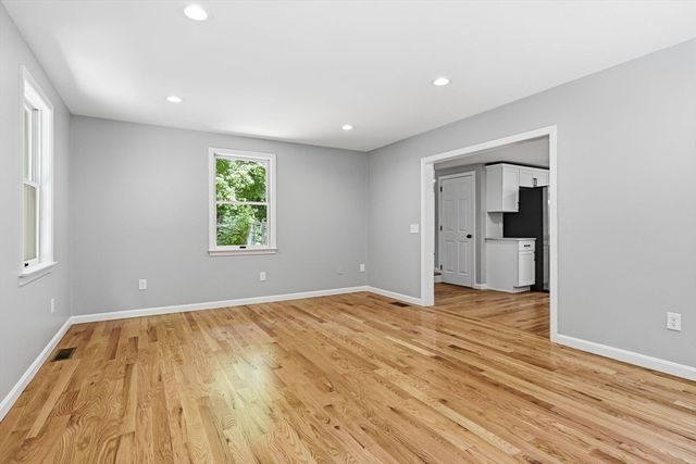208 N Elm St, Northampton, MA 01060