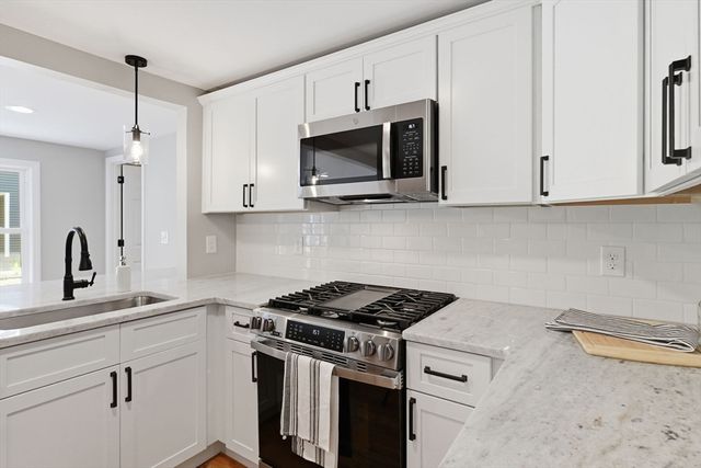 208 N Elm St, Northampton, MA 01060