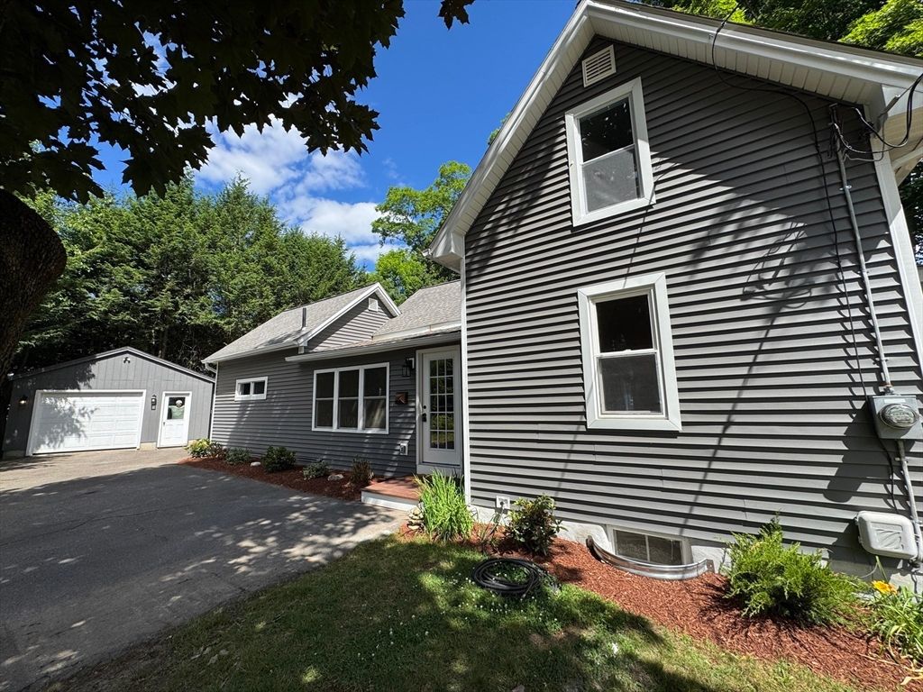 208 N Elm St, Northampton, MA 01060