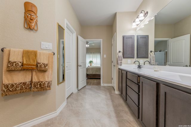 133 Grand View, Floresville, TX 78114