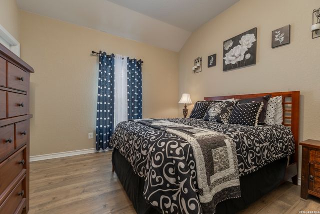 133 Grand View, Floresville, TX 78114