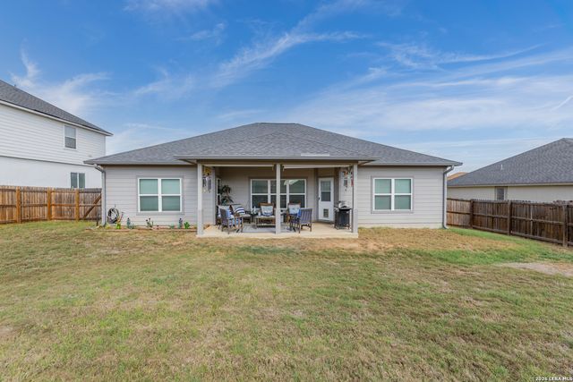 133 Grand View, Floresville, TX 78114
