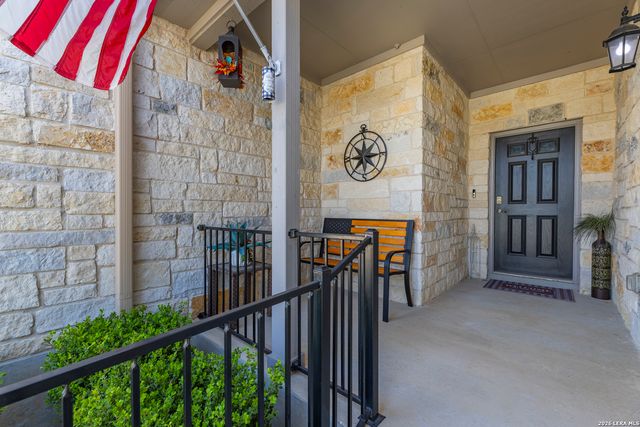 133 Grand View, Floresville, TX 78114