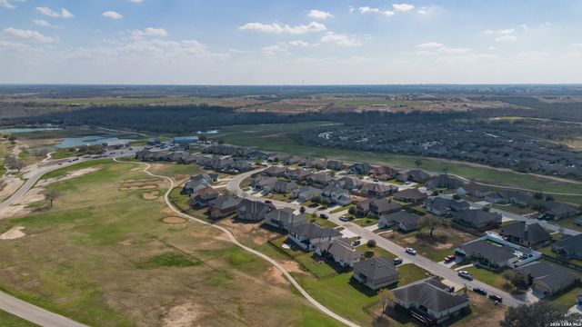 133 Grand View, Floresville, TX 78114