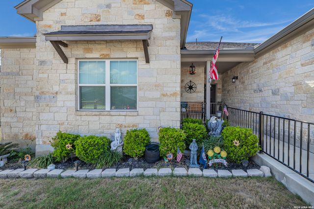 133 Grand View, Floresville, TX 78114