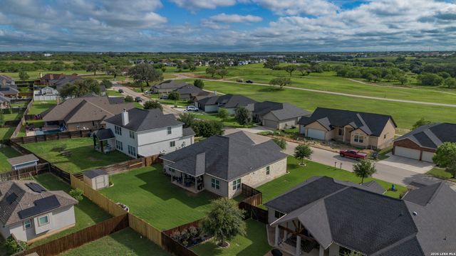 133 Grand View, Floresville, TX 78114