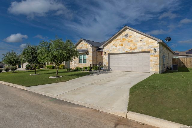 133 Grand View, Floresville, TX 78114