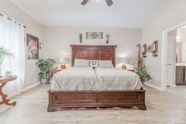 133 Grand View, Floresville, TX 78114