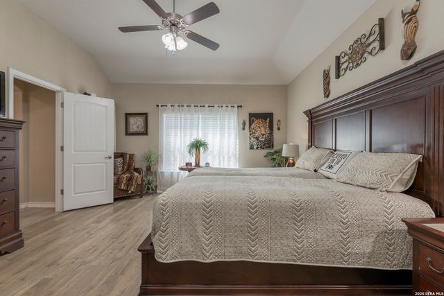 133 Grand View, Floresville, TX 78114