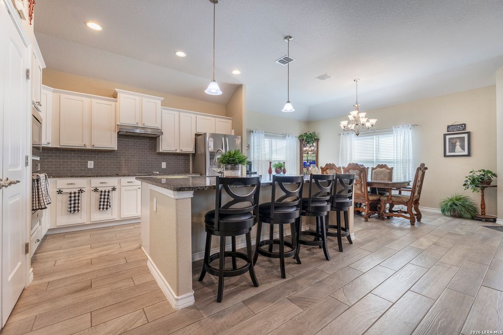 133 Grand View, Floresville, TX 78114