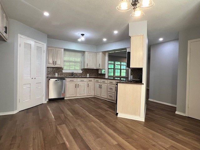 327 S 4th Street, Wylie, TX 75098