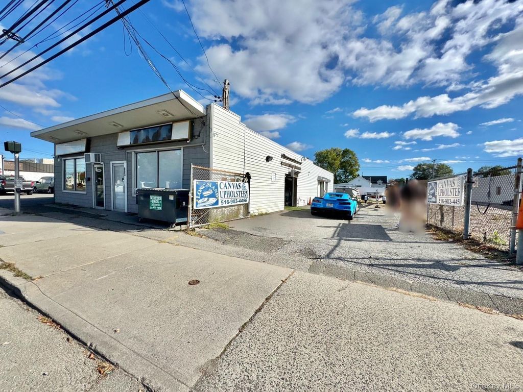 601-603 W Montauk Highway, Lindenhurst, NY 11757 — exterior