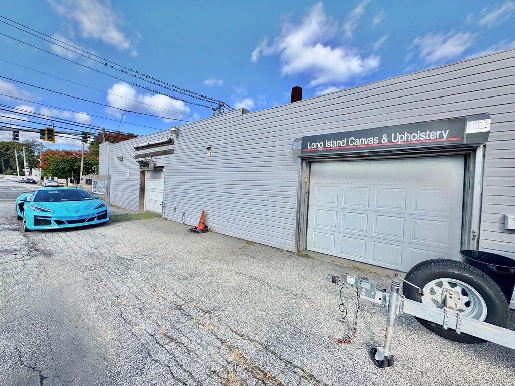 601-603 W Montauk Highway, Lindenhurst, NY 11757 — photo 2