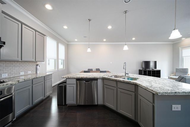 2011 Royal Landing Drive, Houston, TX 77045