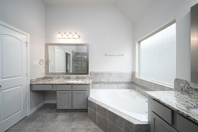 2011 Royal Landing Drive, Houston, TX 77045