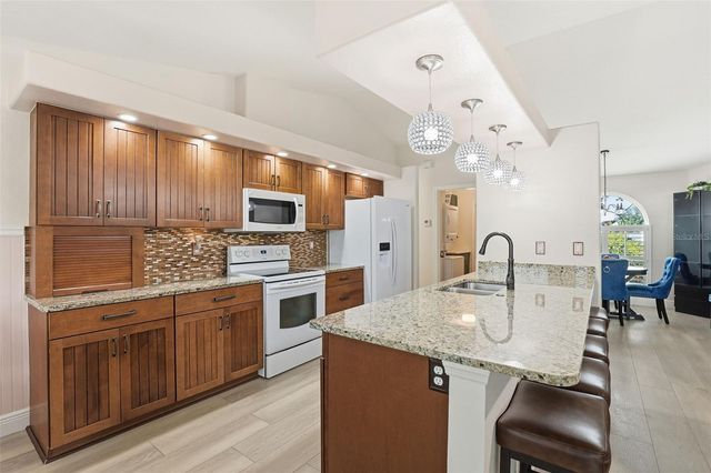 6211 65TH PLACE E, Palmetto, FL 34221