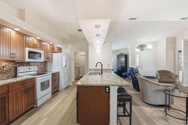 6211 65TH PLACE E, Palmetto, FL 34221