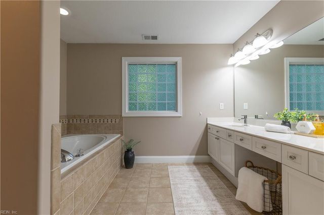 1017 Stratem CT, Virginia Beach, VA 23451