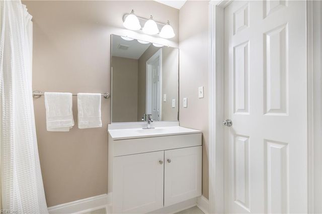 1017 Stratem CT, Virginia Beach, VA 23451