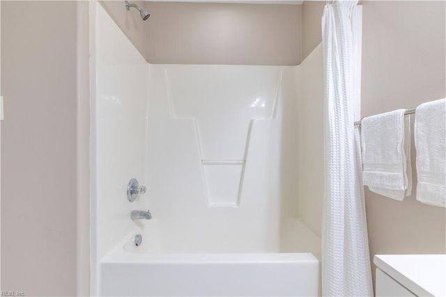 1017 Stratem CT, Virginia Beach, VA 23451
