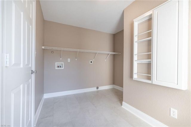 1017 Stratem CT, Virginia Beach, VA 23451