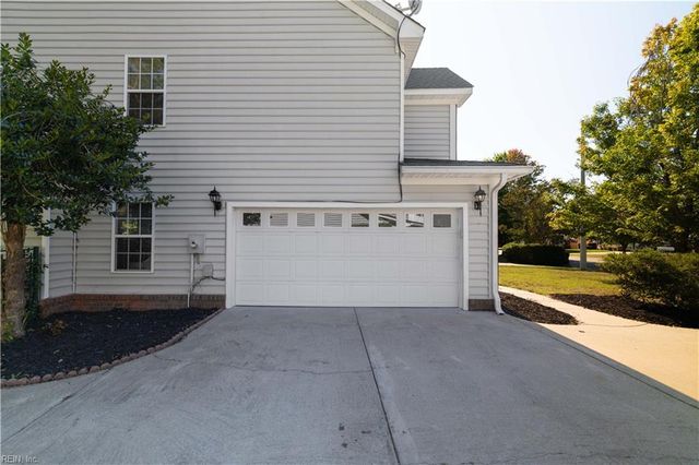 1017 Stratem CT, Virginia Beach, VA 23451