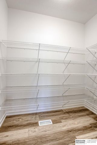 11002 N 159 Avenue, Bennington, NE 68007