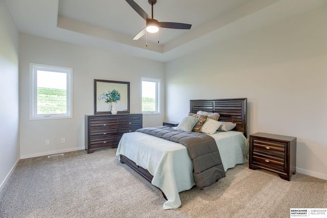 11002 N 159 Avenue, Bennington, NE 68007