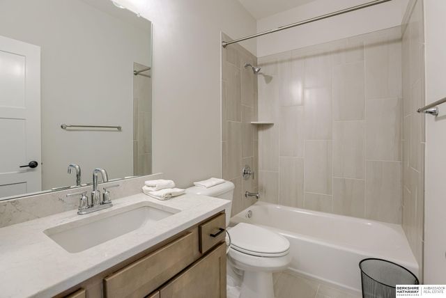 11002 N 159 Avenue, Bennington, NE 68007