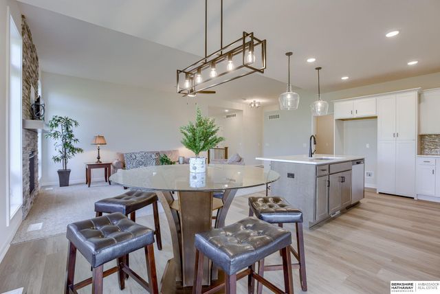 11002 N 159 Avenue, Bennington, NE 68007