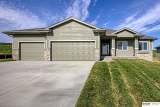 11002 N 159 Avenue, Bennington, NE 68007
