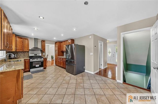 65 Stanley Avenue, South Brunswick, NJ 08810